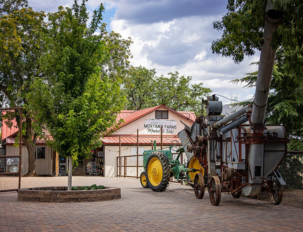 Farm fresh produce and lunches at the Mortimer Farms Market and Deli.